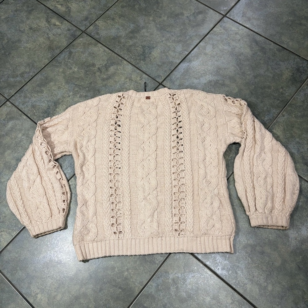 NWOT For Love & Lemons Wythe Bell Sleeve Sweater Sz M Oversized Boho Classic - Picture 13 of 13
